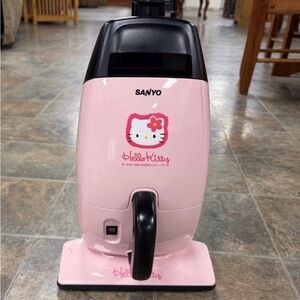 Sanyo Hello Kitty Pink Vacuum Cleaner